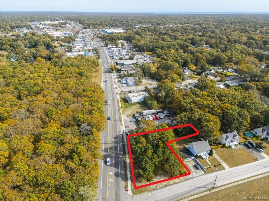 574 Montauk Highway 1 Property Photo 2