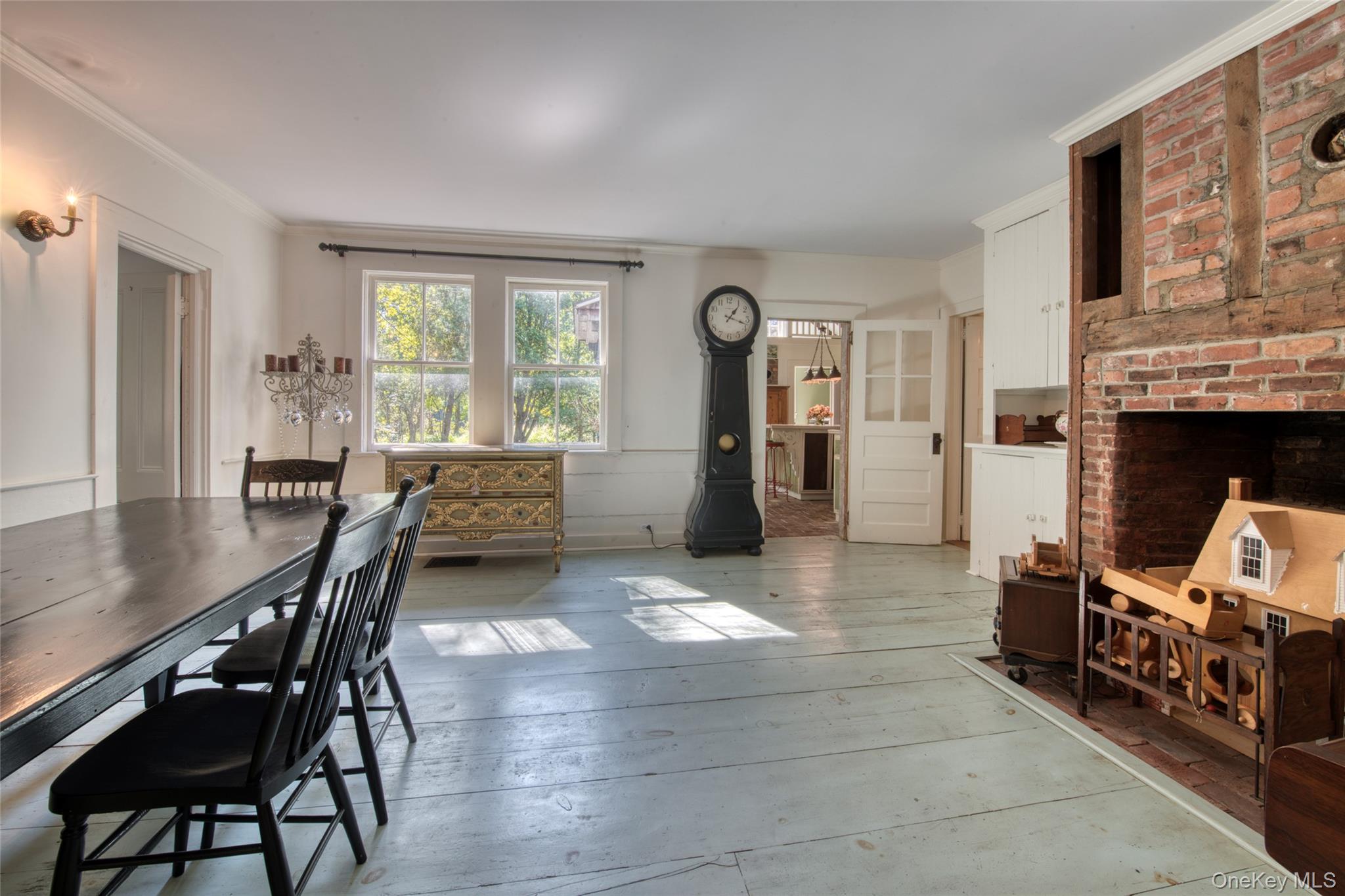 240 August Lane Property Photo 14