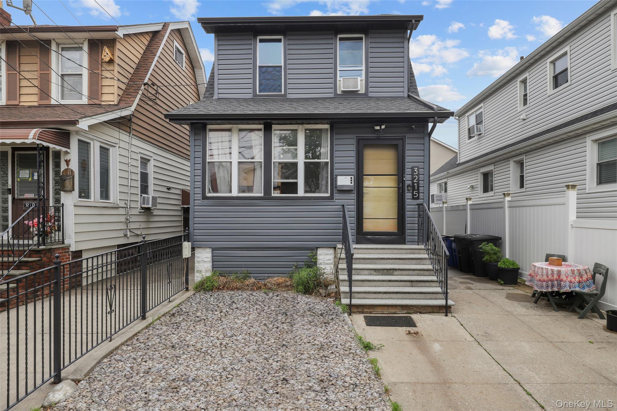 3215 Randall Avenue Property Photo 1