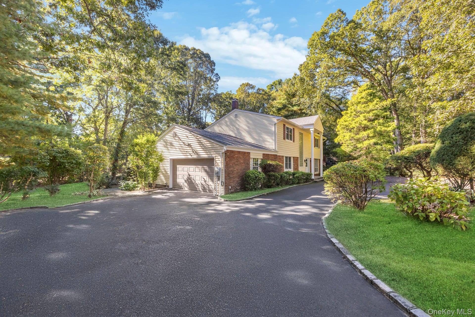 8 Chablis Drive Property Photo 2