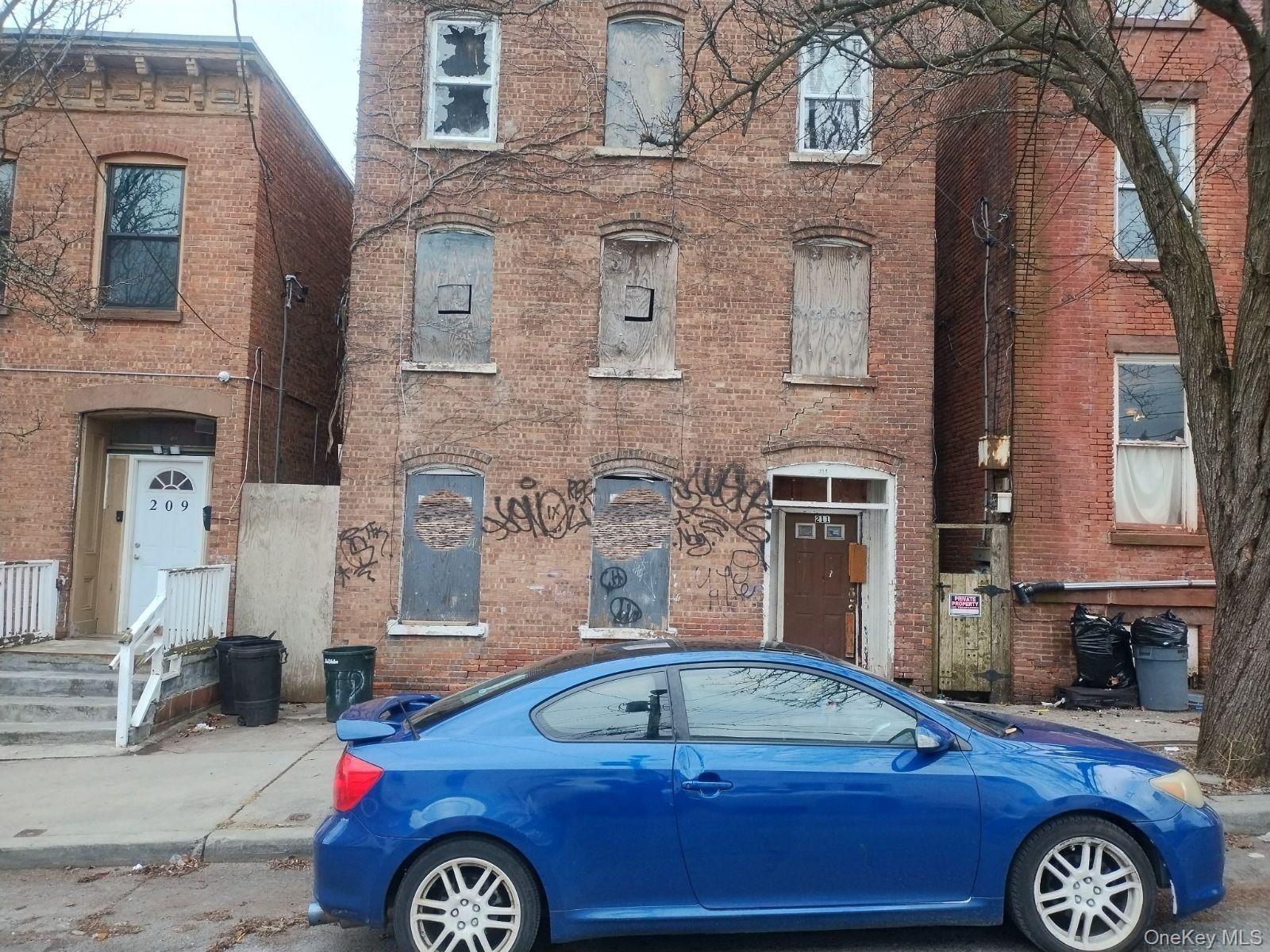 211 N Miller Street Property Photo 1