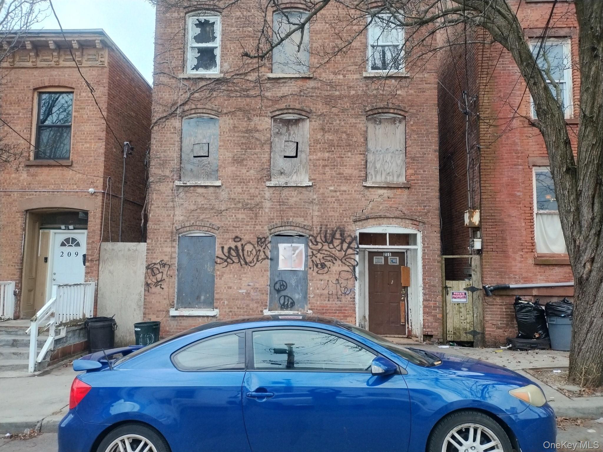 211 N Miller Street Property Photo 3