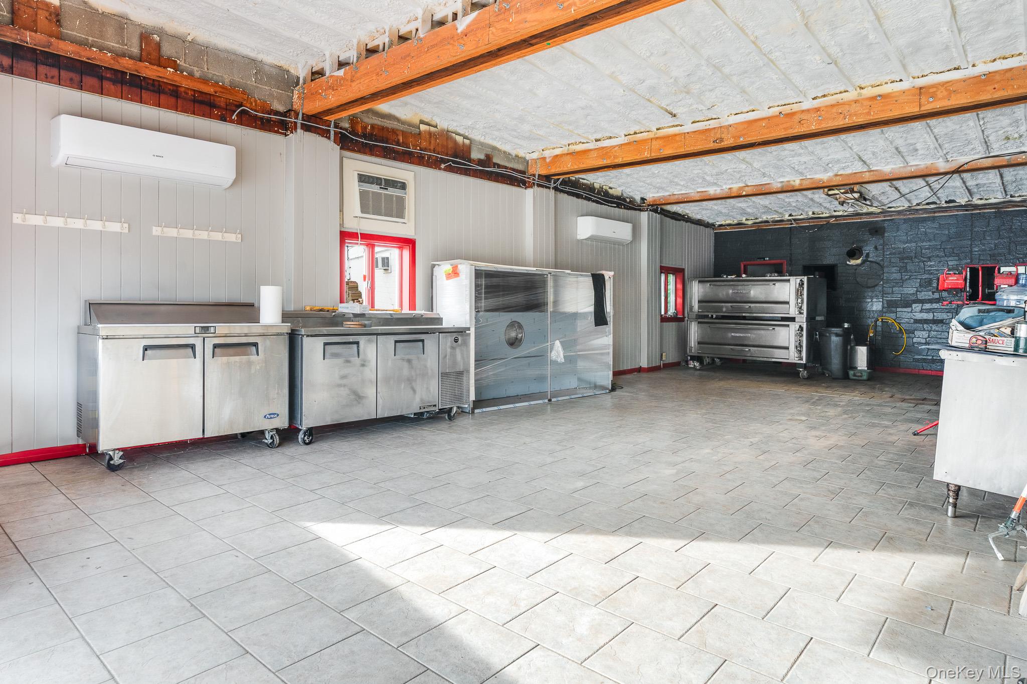 300 Hooker Avenue Property Photo 4