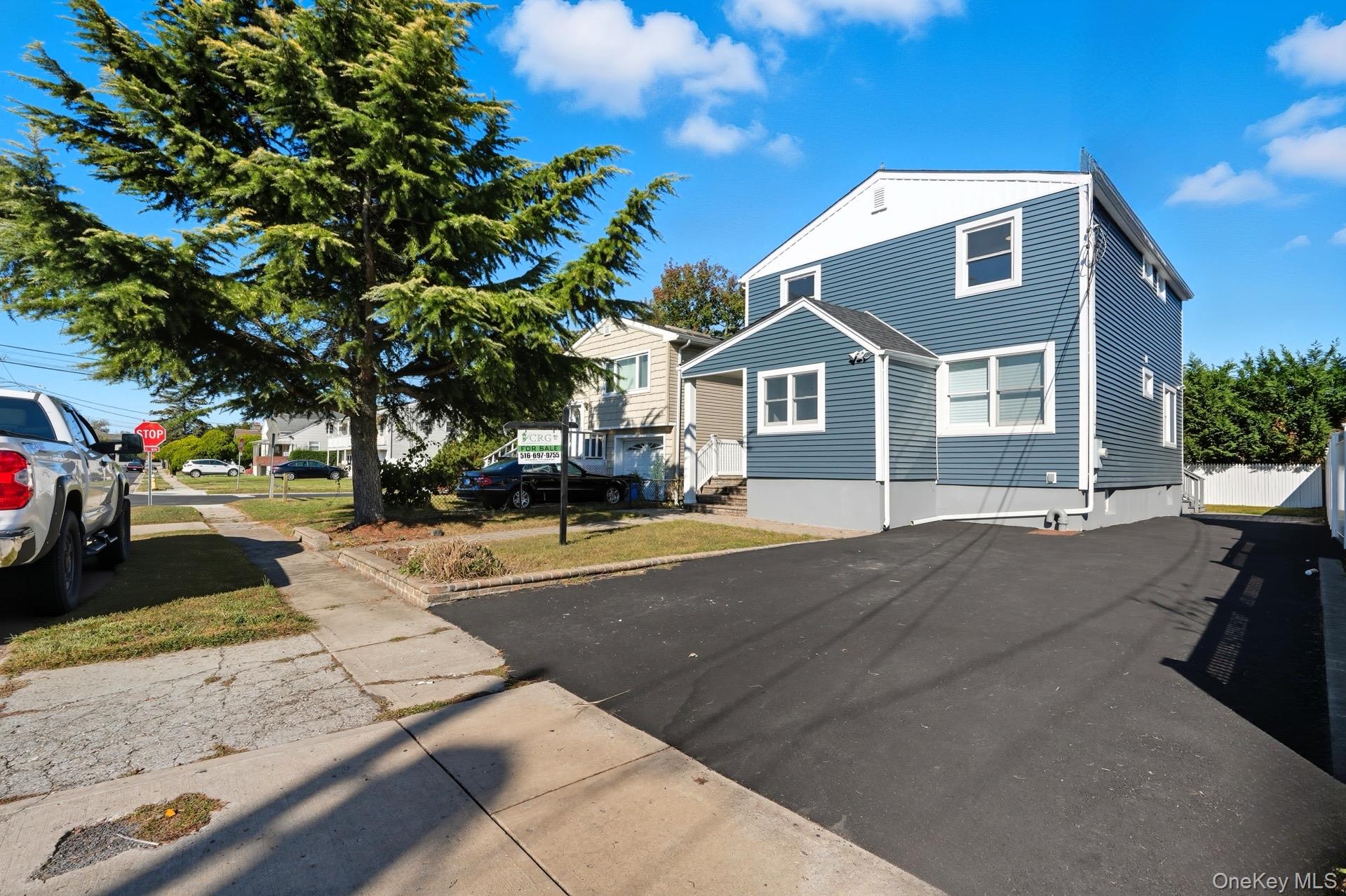 45 Venetian Prom Property Photo 1