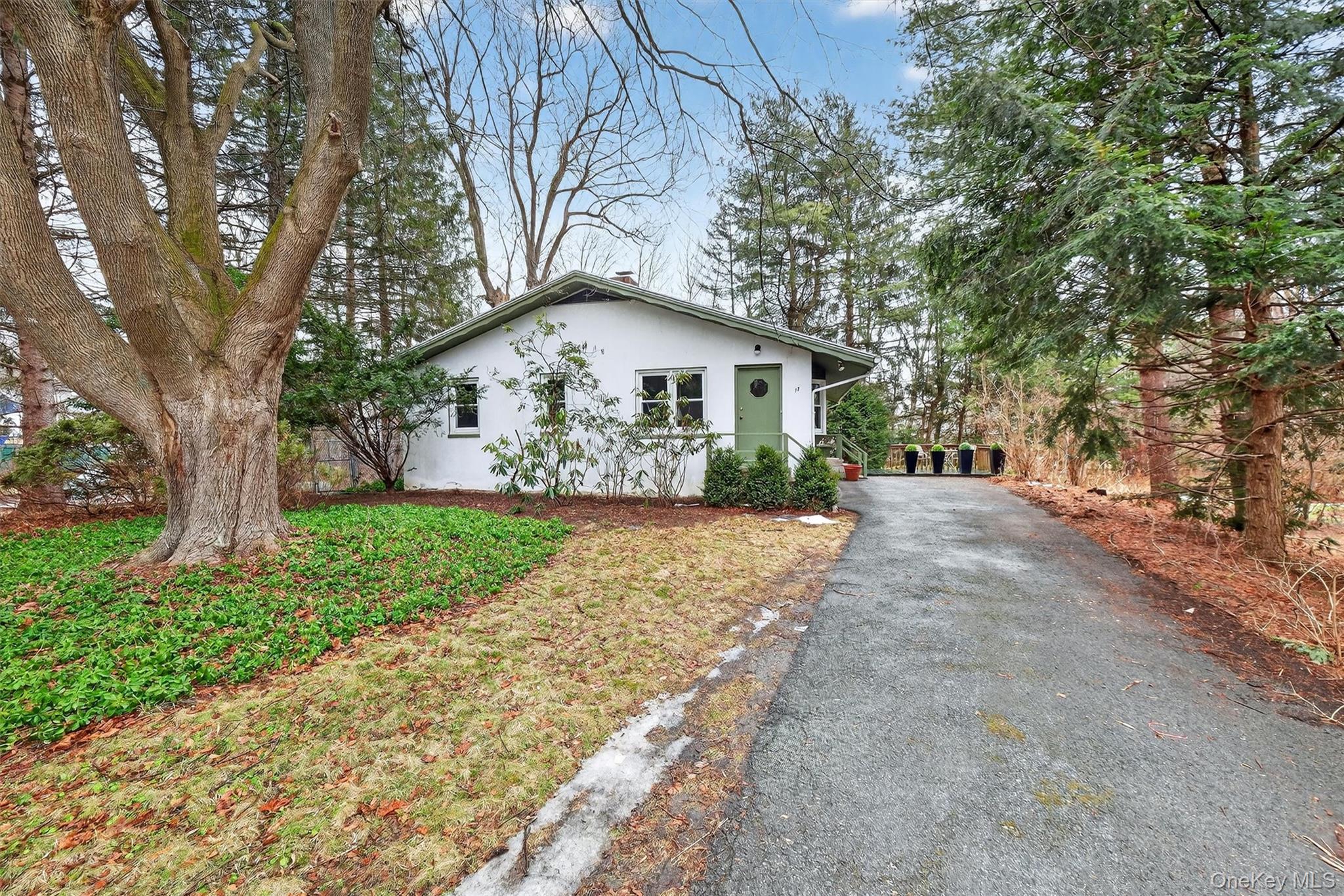 17 Townsend Boulevard Property Photo 2