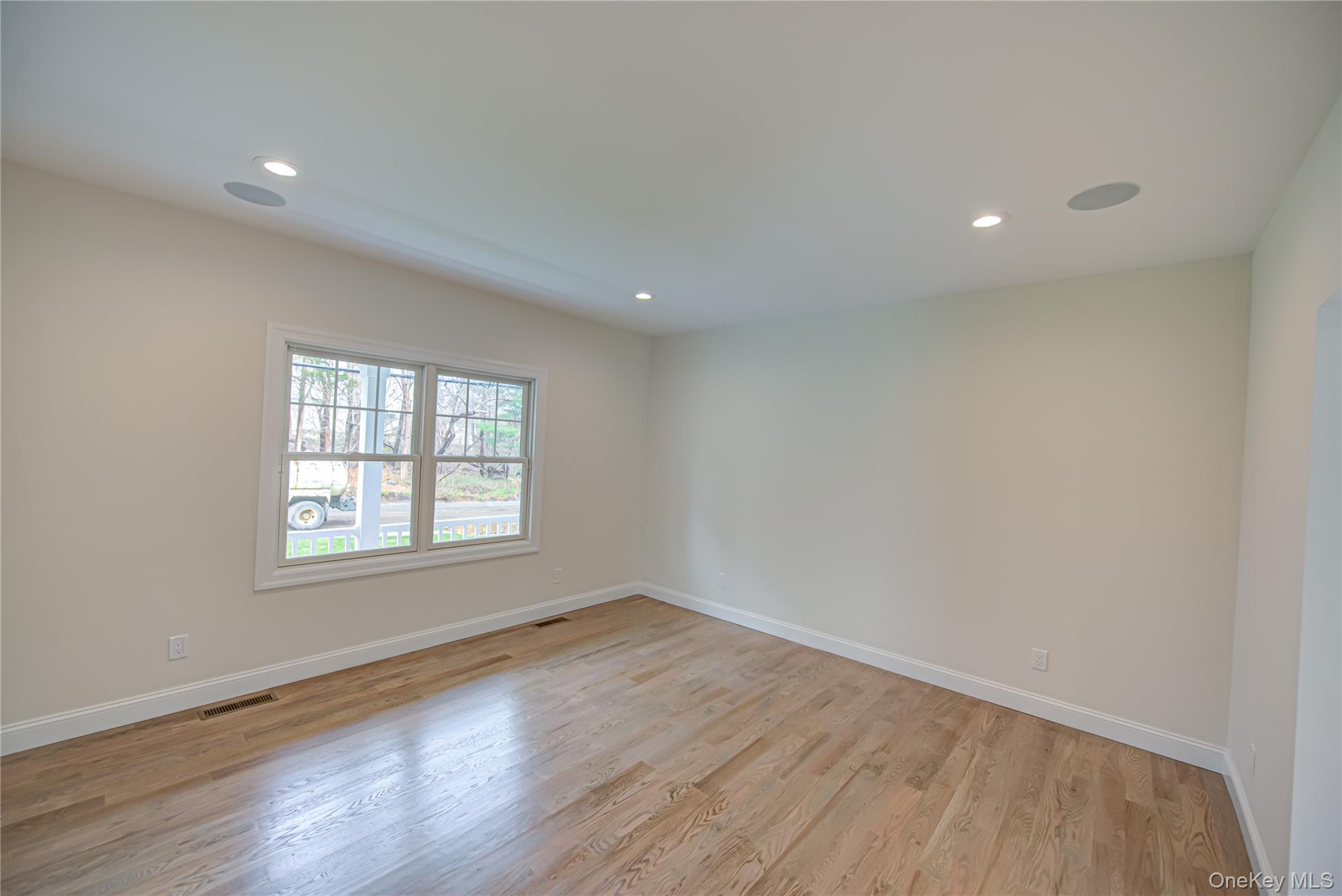 176 Southern Boulevard Property Photo 5