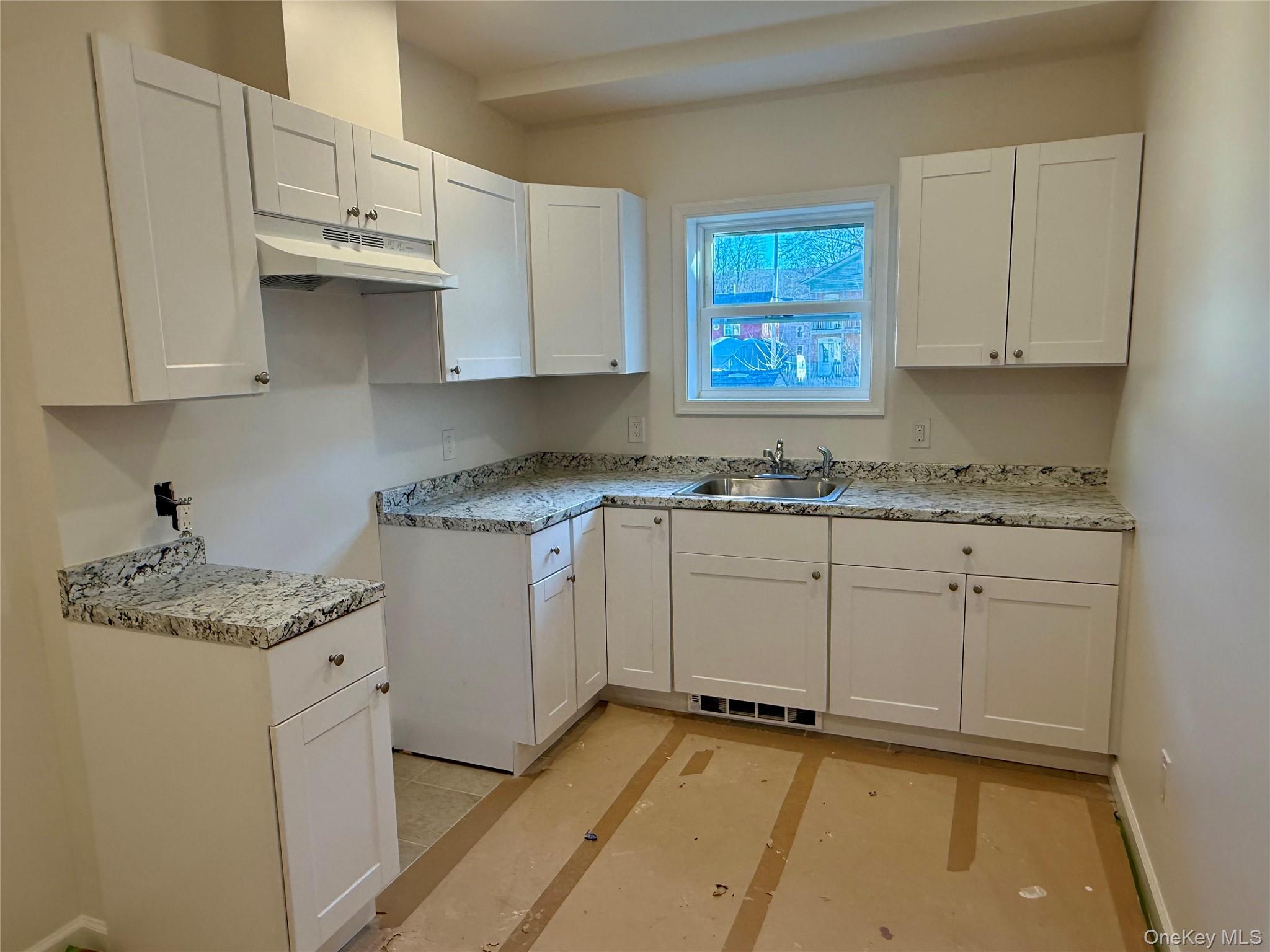 172 Front Street 172 Property Photo 6