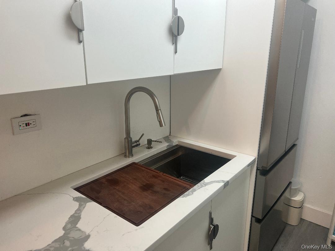 86-29 155 Avenue 5f Property Photo 4