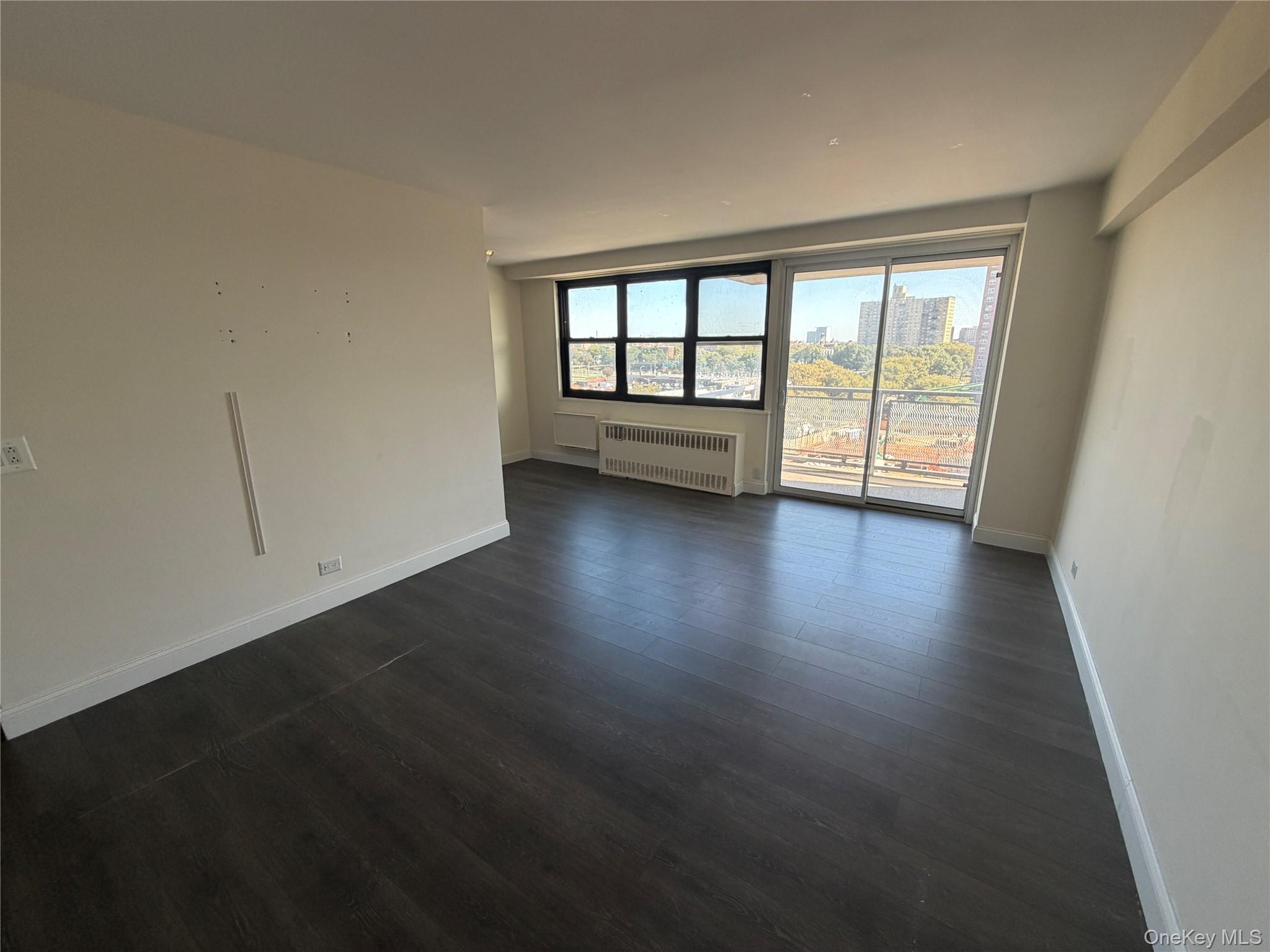 880 Boynton Avenue 8m Property Photo 5