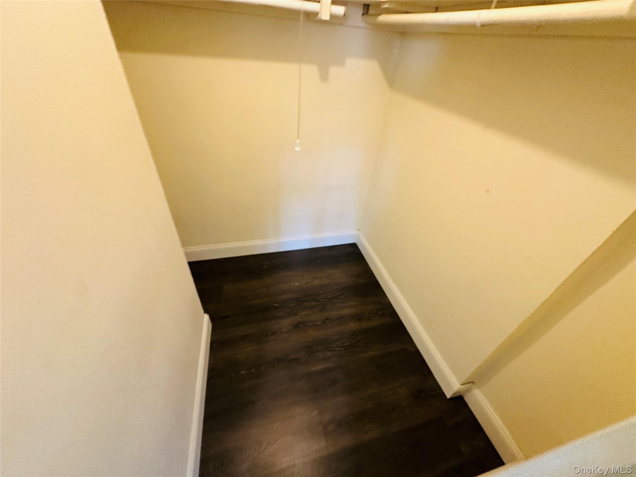 880 Boynton Avenue 8m Property Photo 9