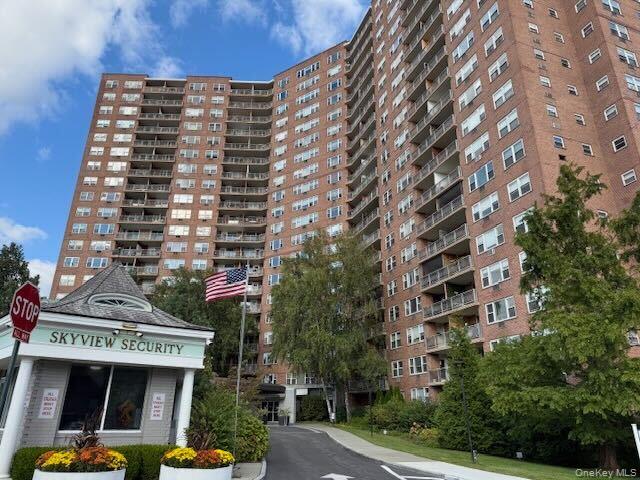 5700 Arlington Avenue 4V Property Photo 1