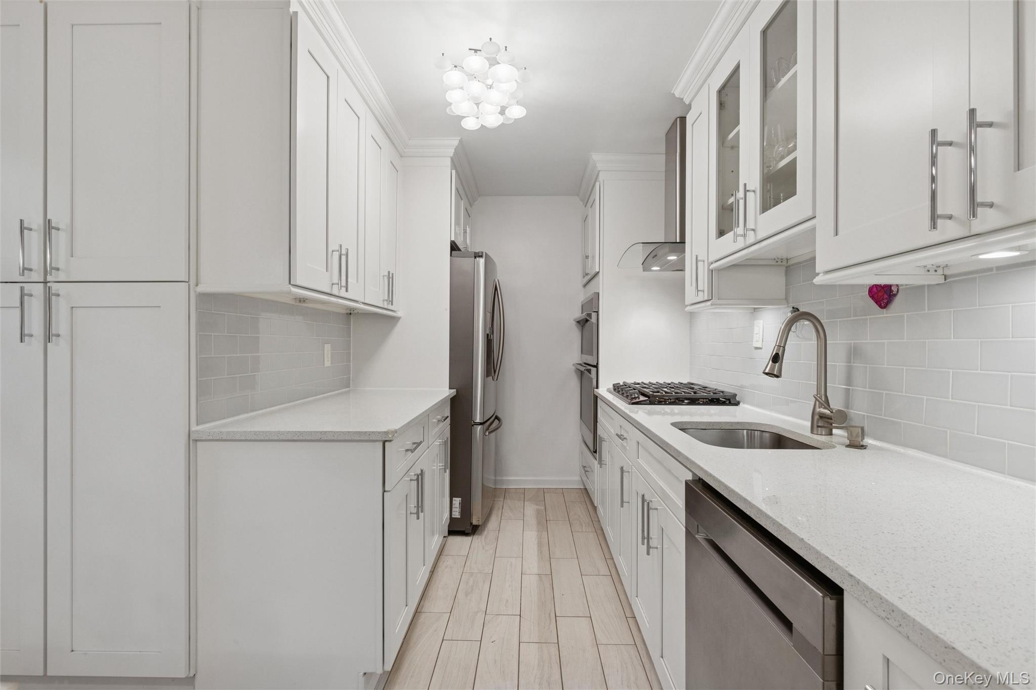 75-02 Austin Street 2j Property Photo 4