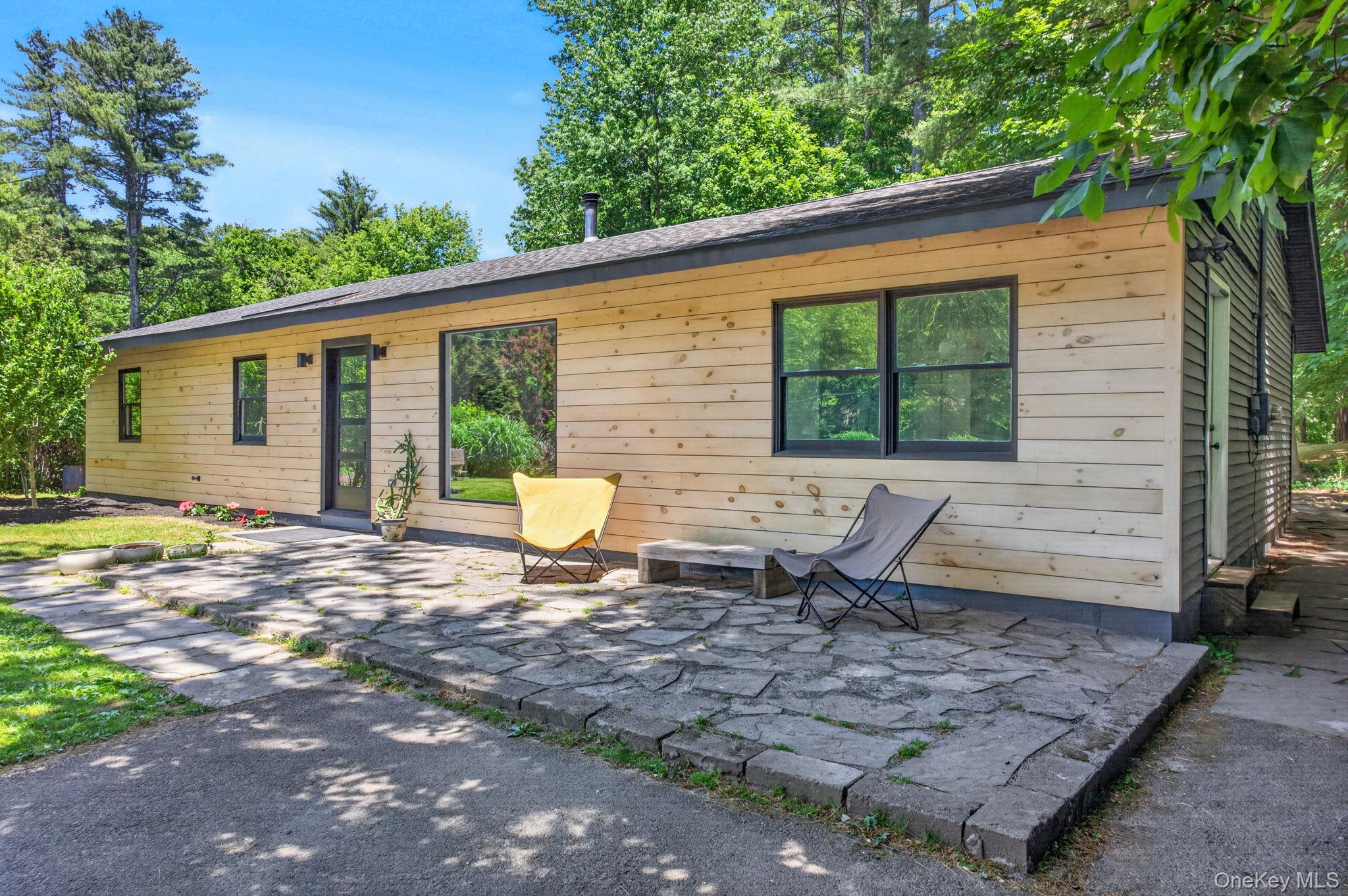 5 Lazy Brook Lane Property Photo 2