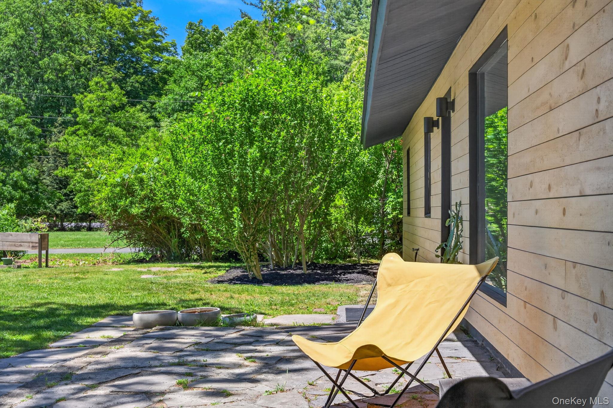 5 Lazy Brook Lane Property Photo 3