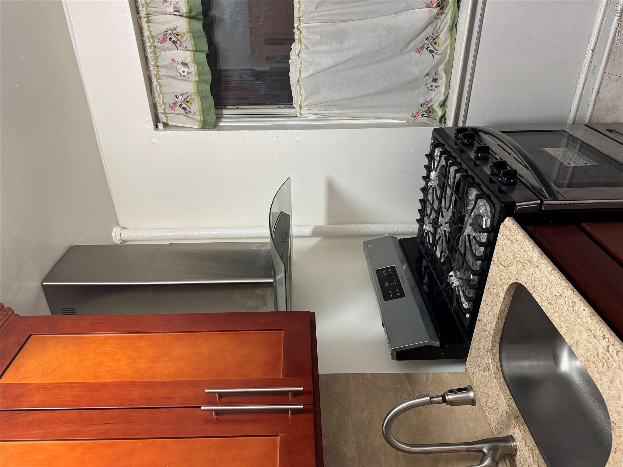 141-17 78 Rd 1o Property Photo 4
