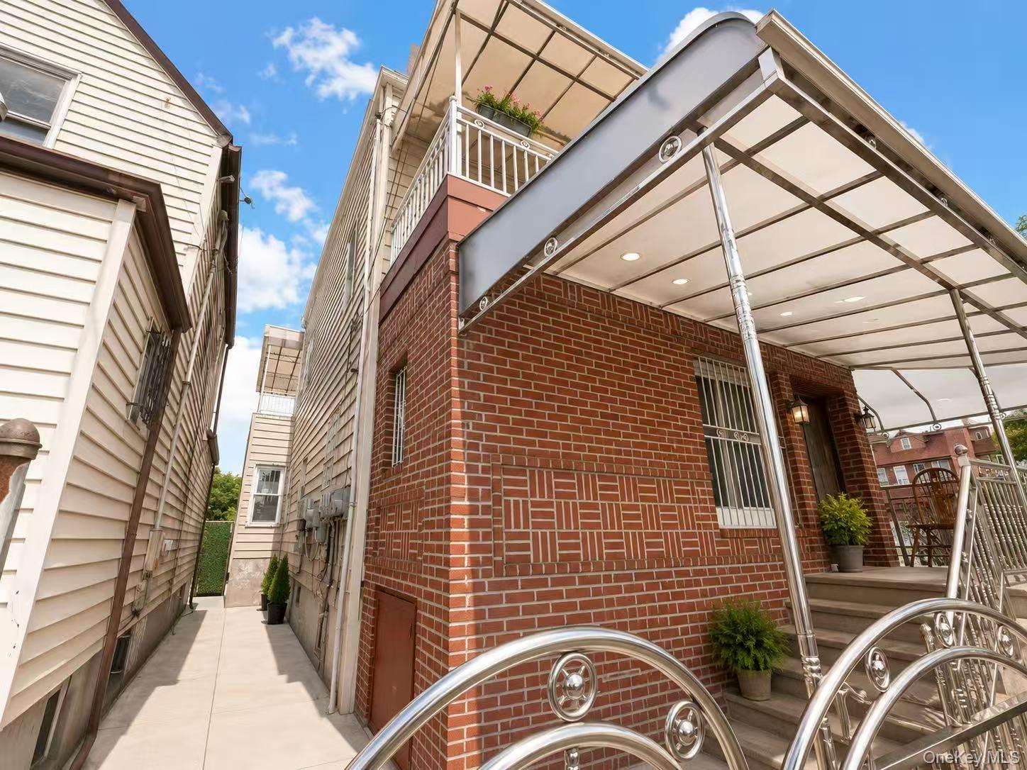 45-24 Burling Street Property Photo 2