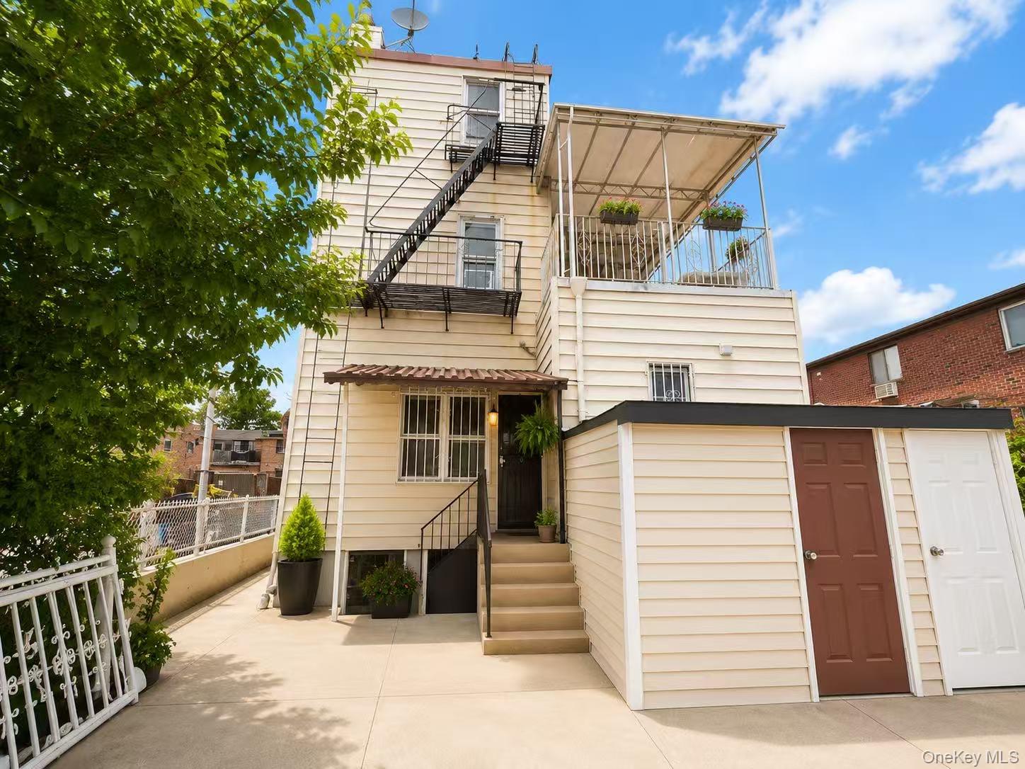 45-24 Burling Street Property Photo 3