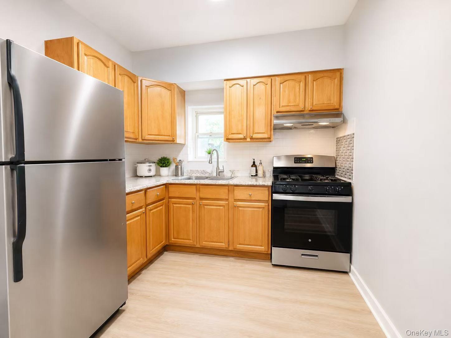 45-24 Burling Street Property Photo 8