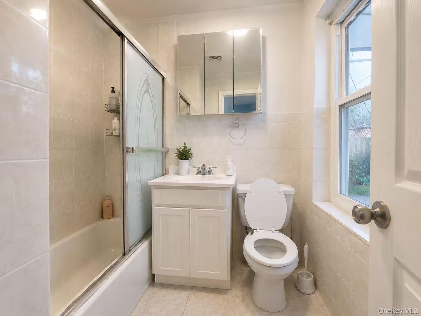 45-24 Burling Street Property Photo 11