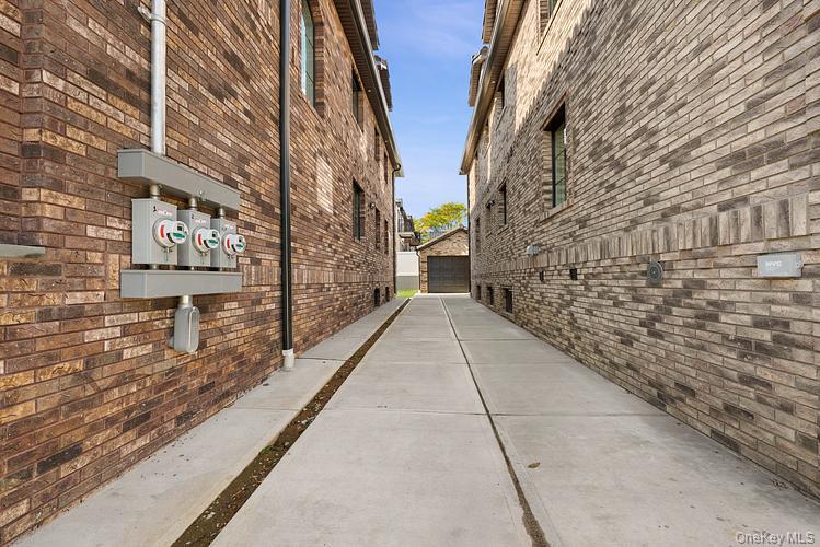 3832 215th Street Property Photo 7