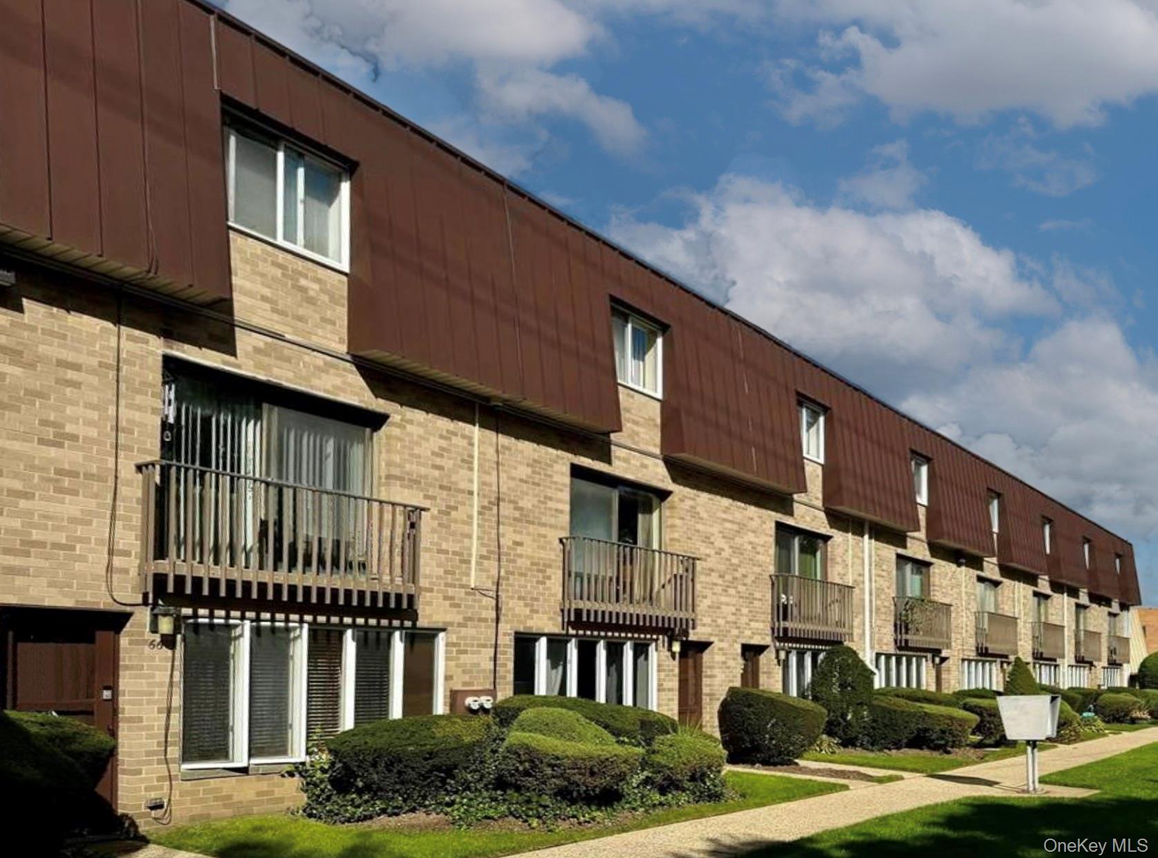 200 Hilton Avenue 66 Property Photo 2