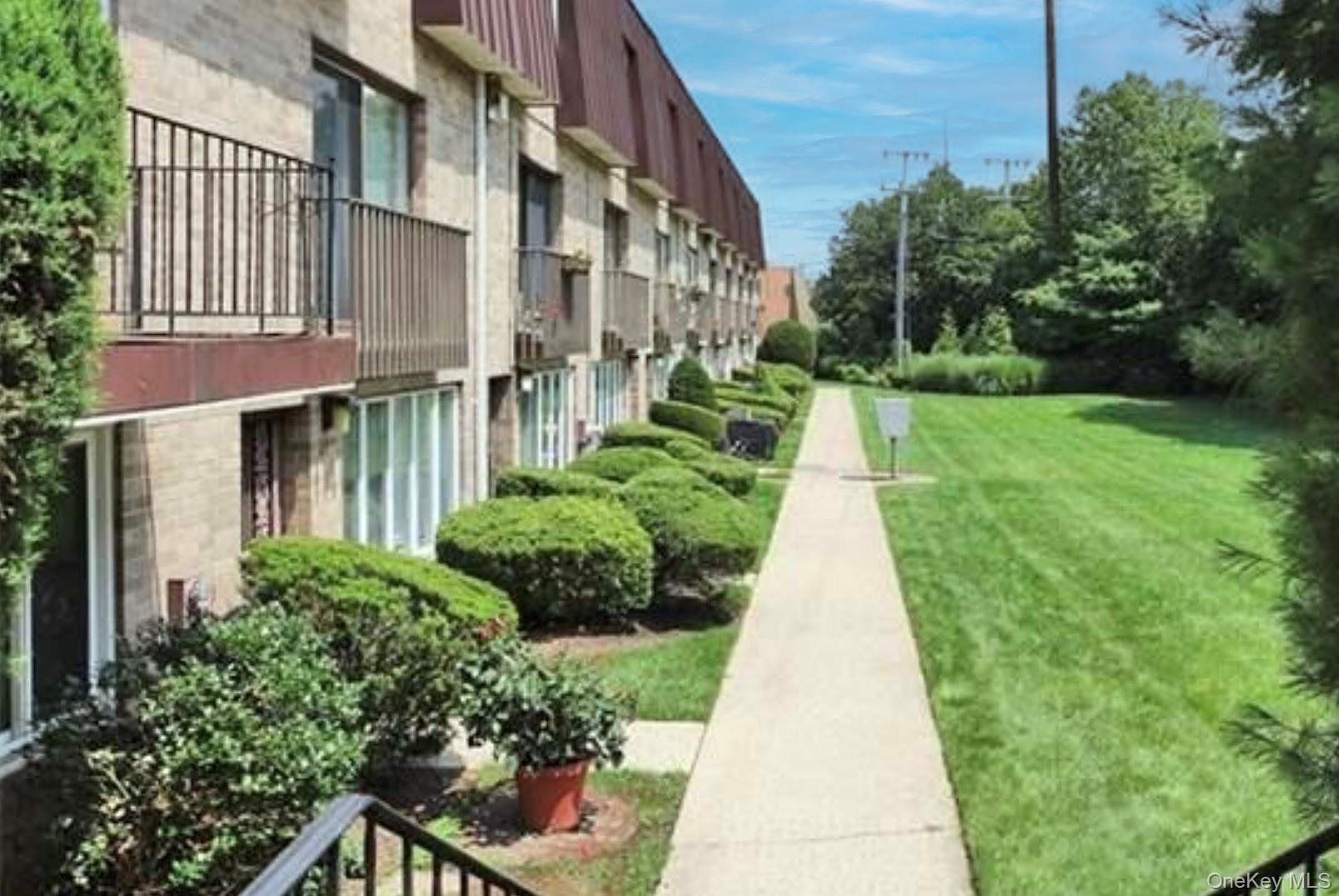 200 Hilton Avenue 66 Property Photo 11