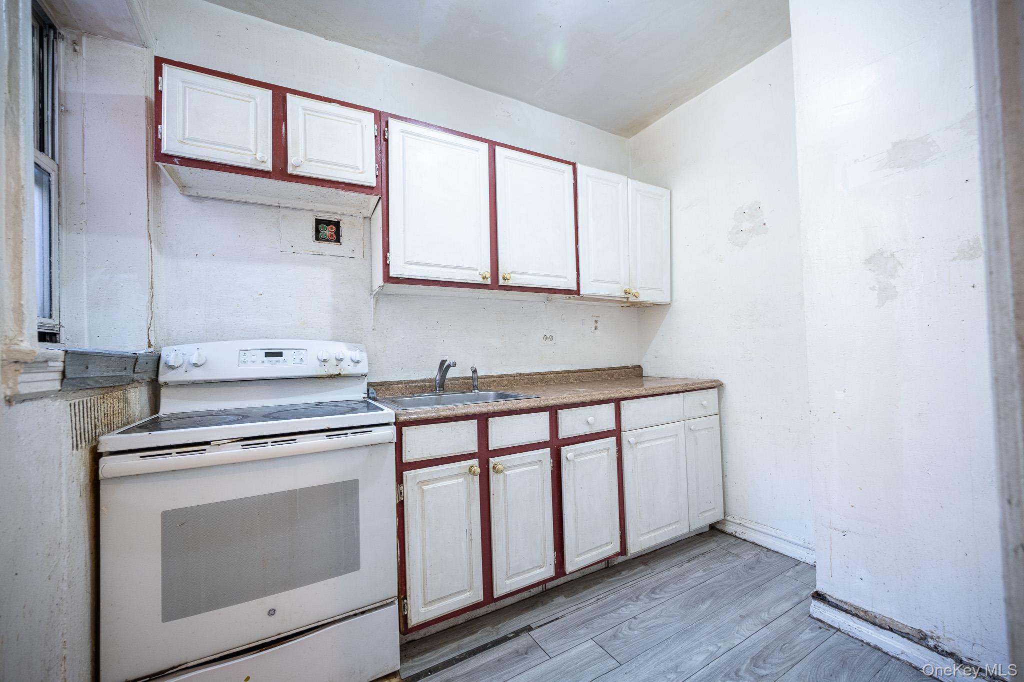 86-10 34 Avenue 114 Property Photo 9