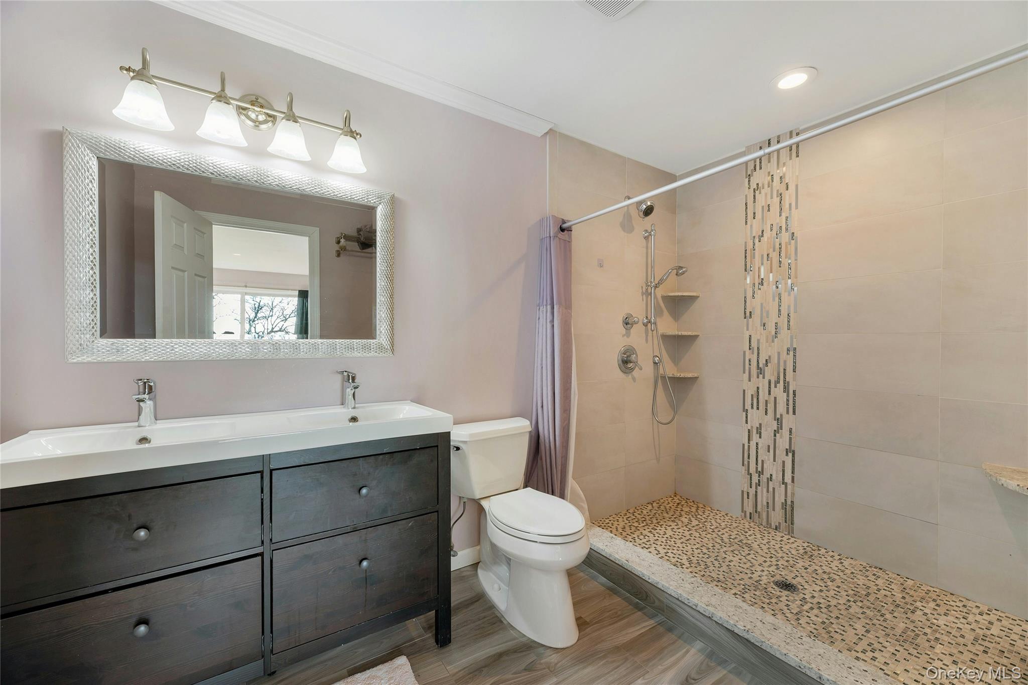3105 Bluffs Drive Property Photo 20