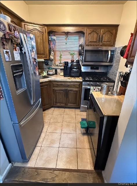 258 Davis Avenue Property Photo 2