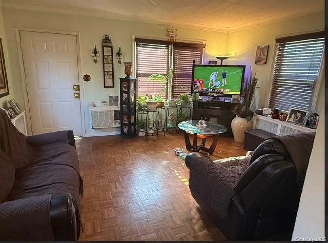 258 Davis Avenue Property Photo 3