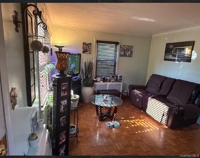 258 Davis Avenue Property Photo 4