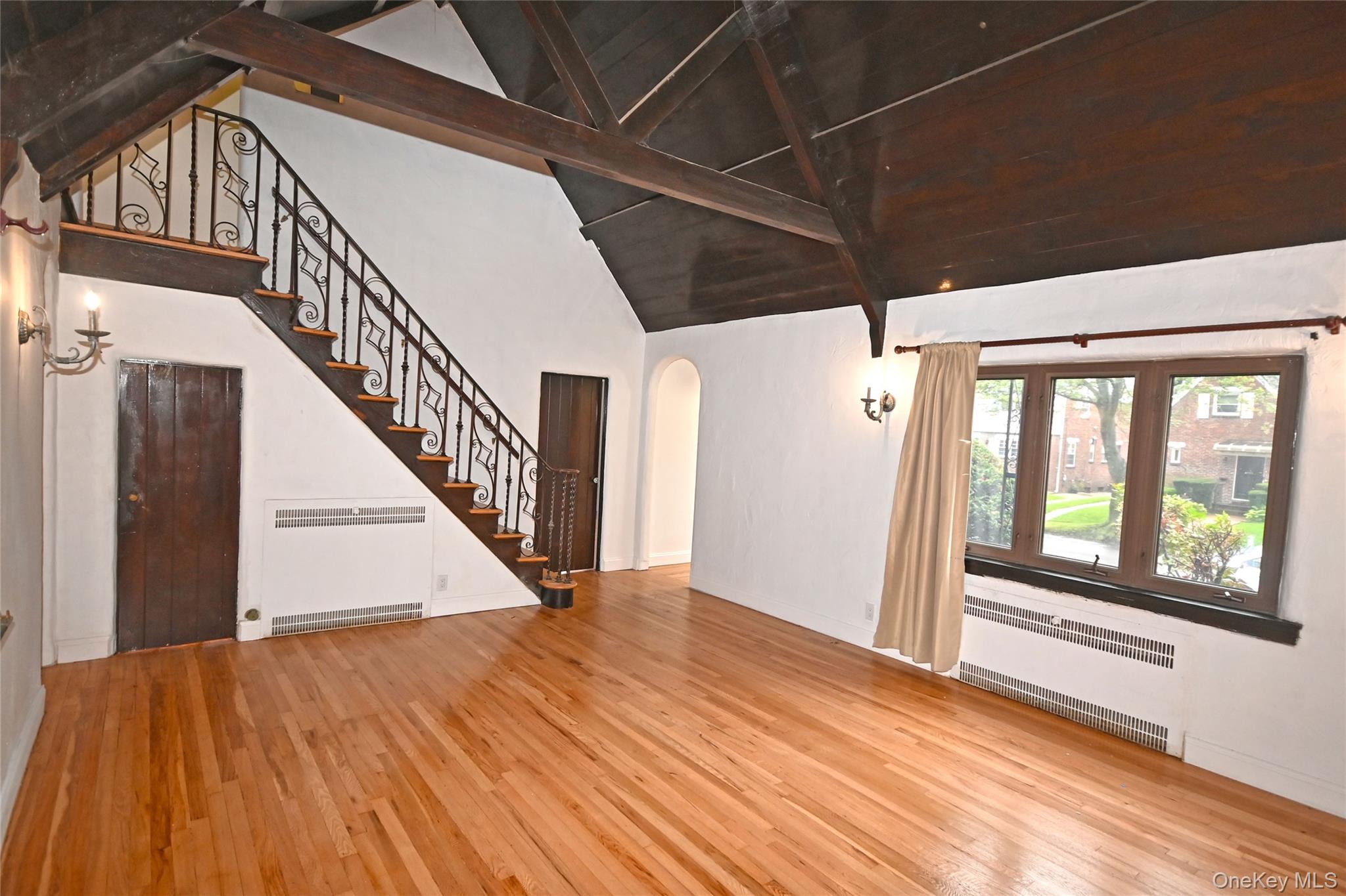 112-13 178th Street Property Photo 6
