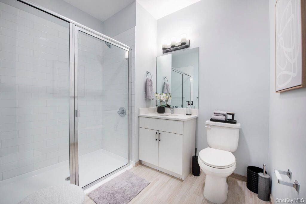 300 Carleton Avenue 7213 Property Photo 10