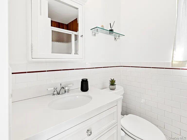 8 School Street Property Photo 15