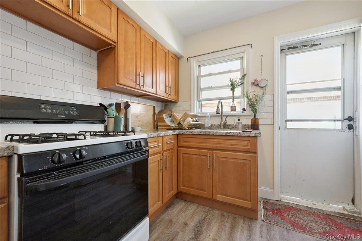 370 E Broadway Property Photo 7