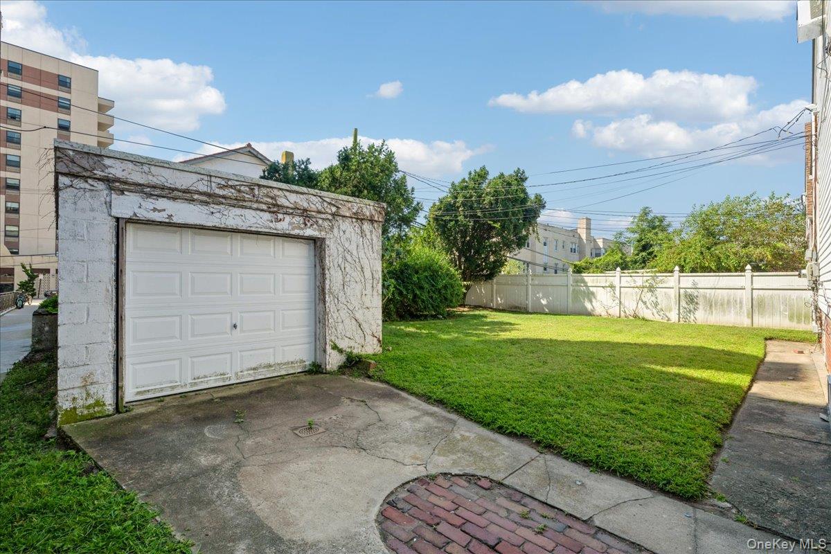 370 E Broadway Property Photo 21