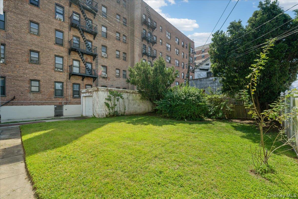 370 E Broadway Property Photo 22