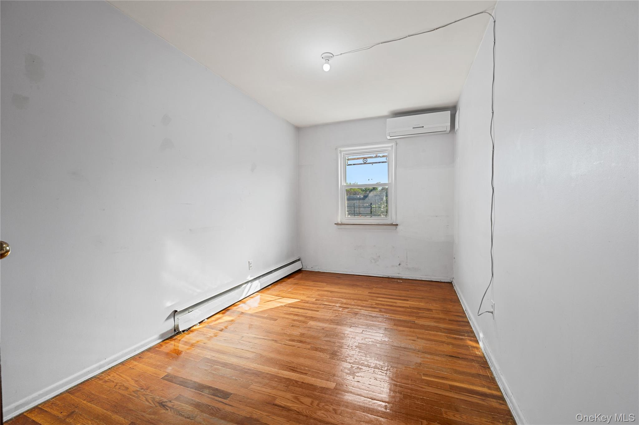 152-10 Peck Avenue Property Photo 18