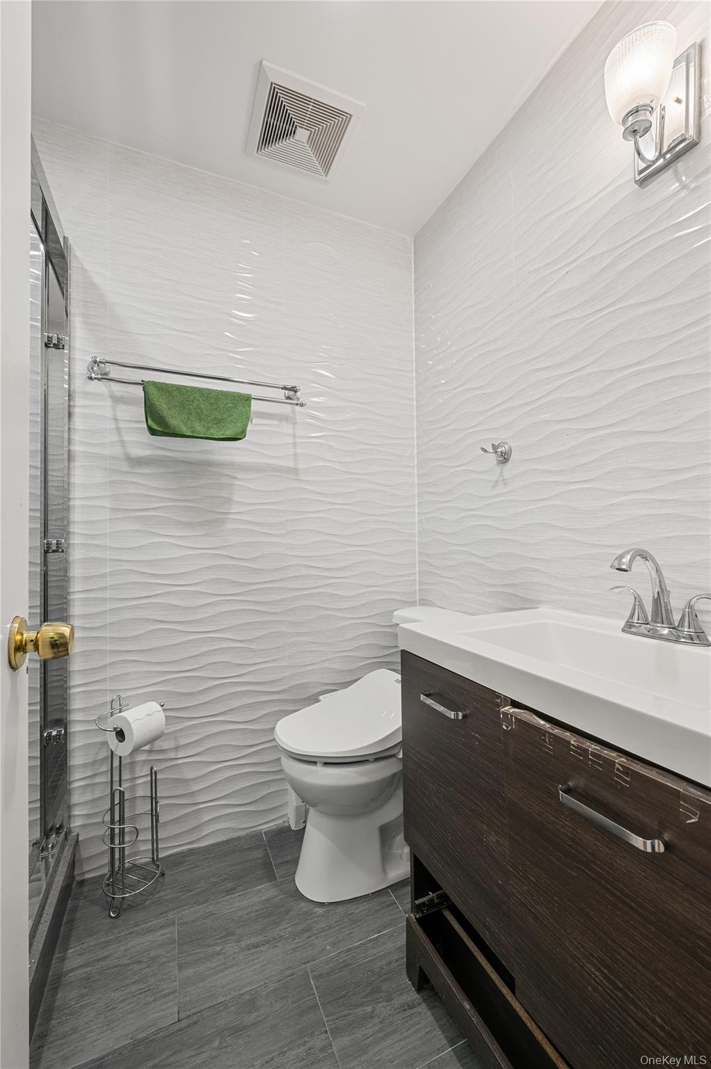 152-10 Peck Avenue Property Photo 21