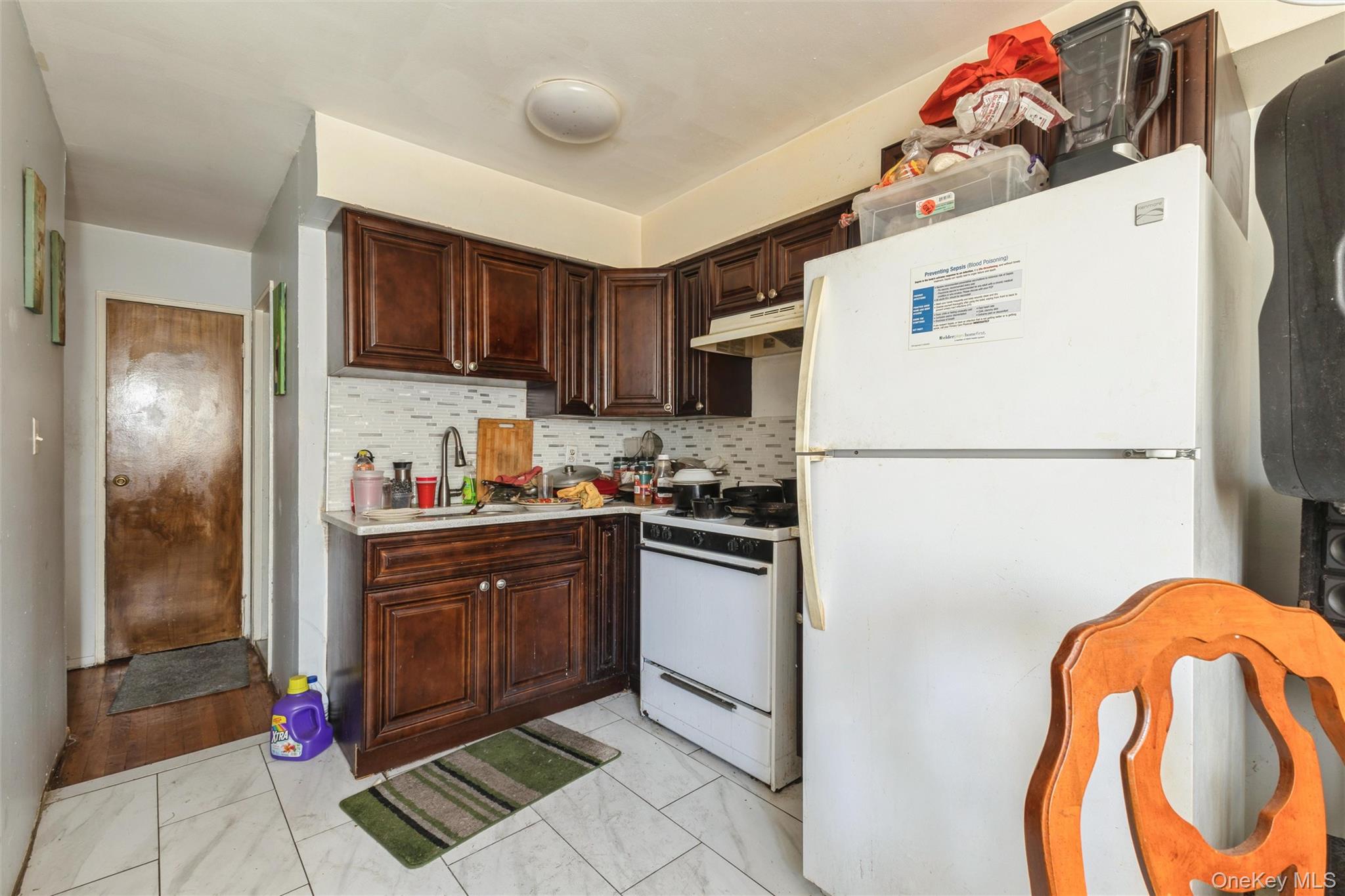 980 Jerome Street Property Photo 5