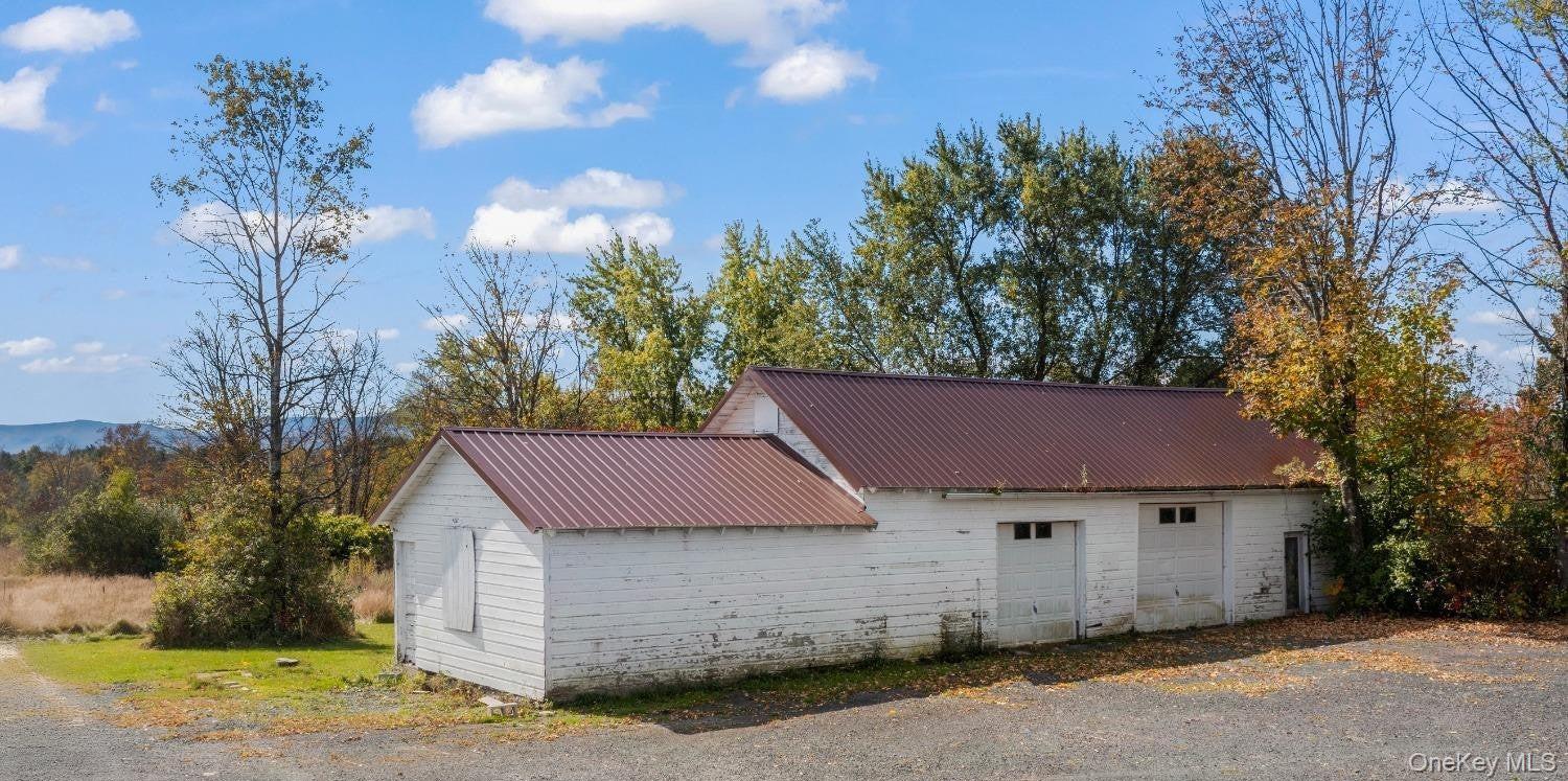 799 County Highway 111 Property Photo 11