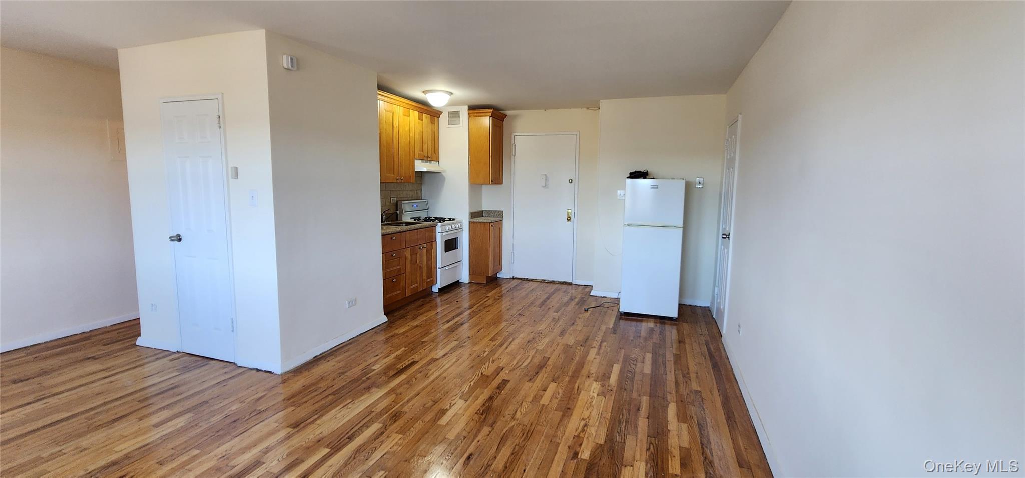 222-89 Braddock Ave 6-d Property Photo 7