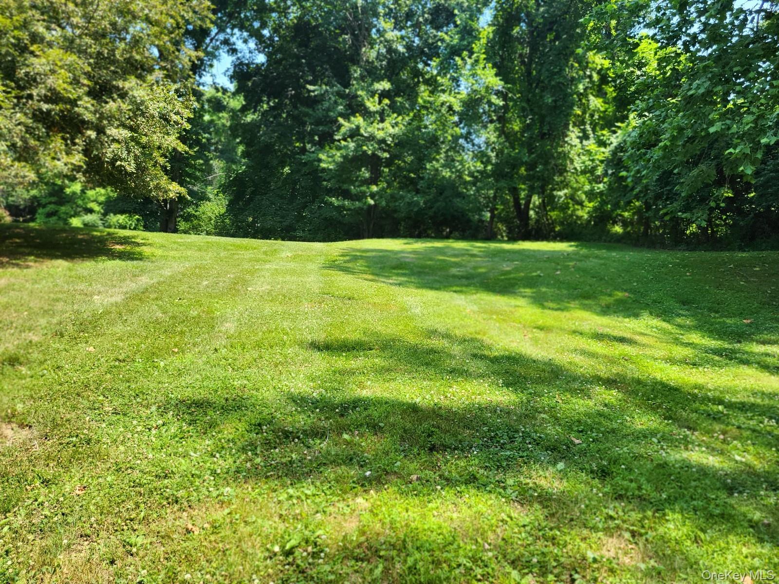 15 Blue Jay Drive Property Photo 6