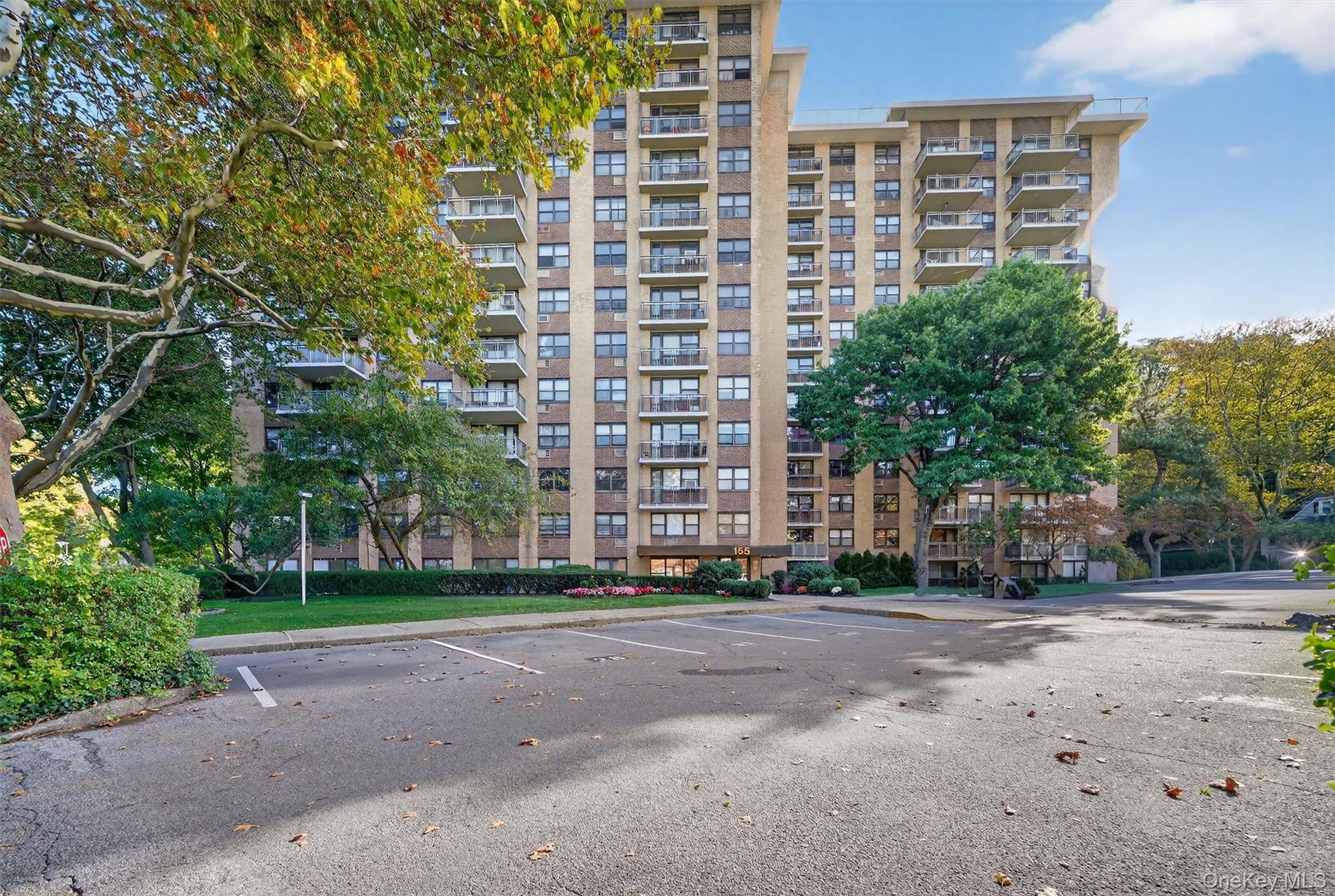155 Ferris Avenue #12l Property Photo 1