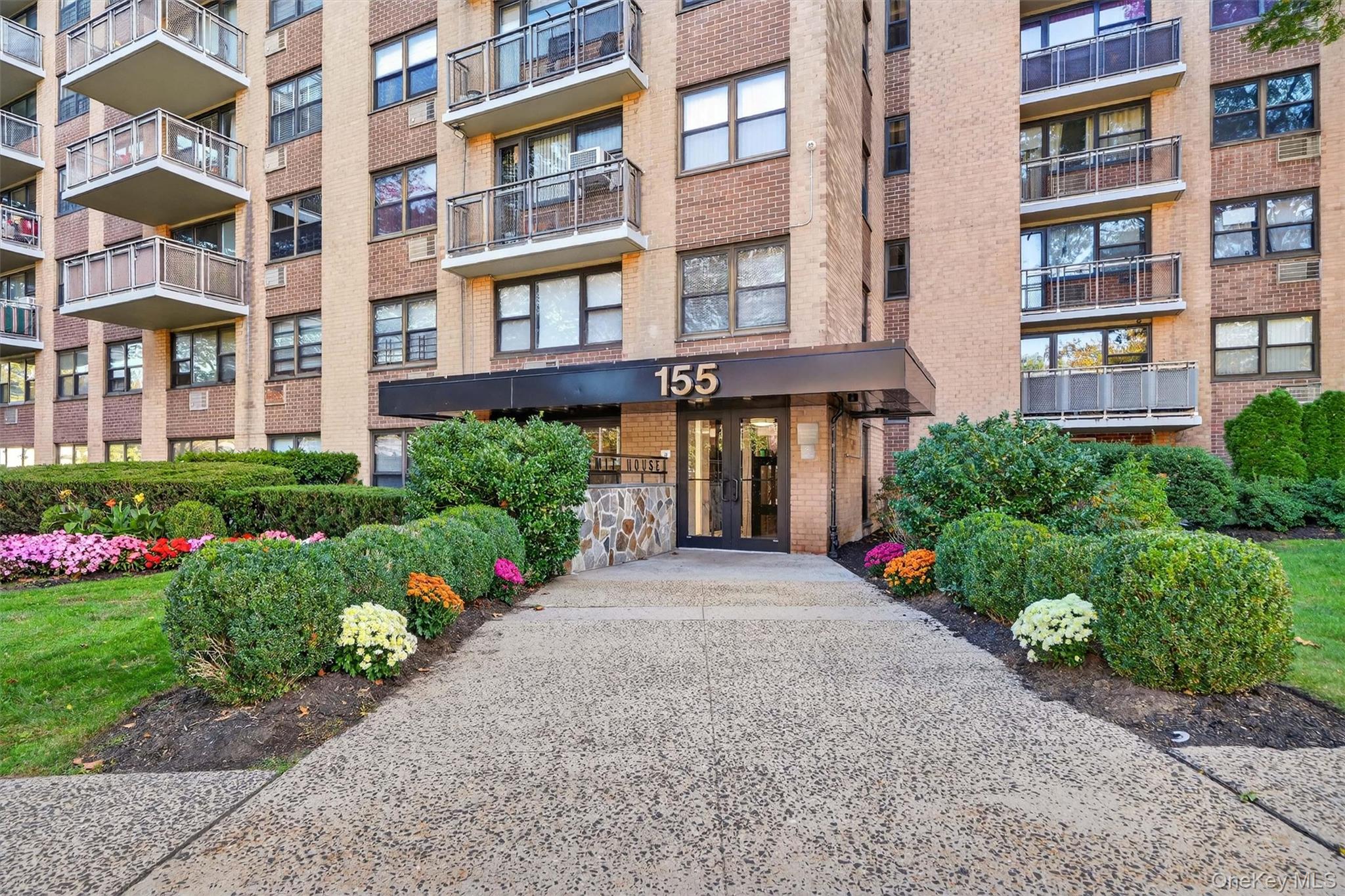 155 Ferris Avenue #12l Property Photo 2