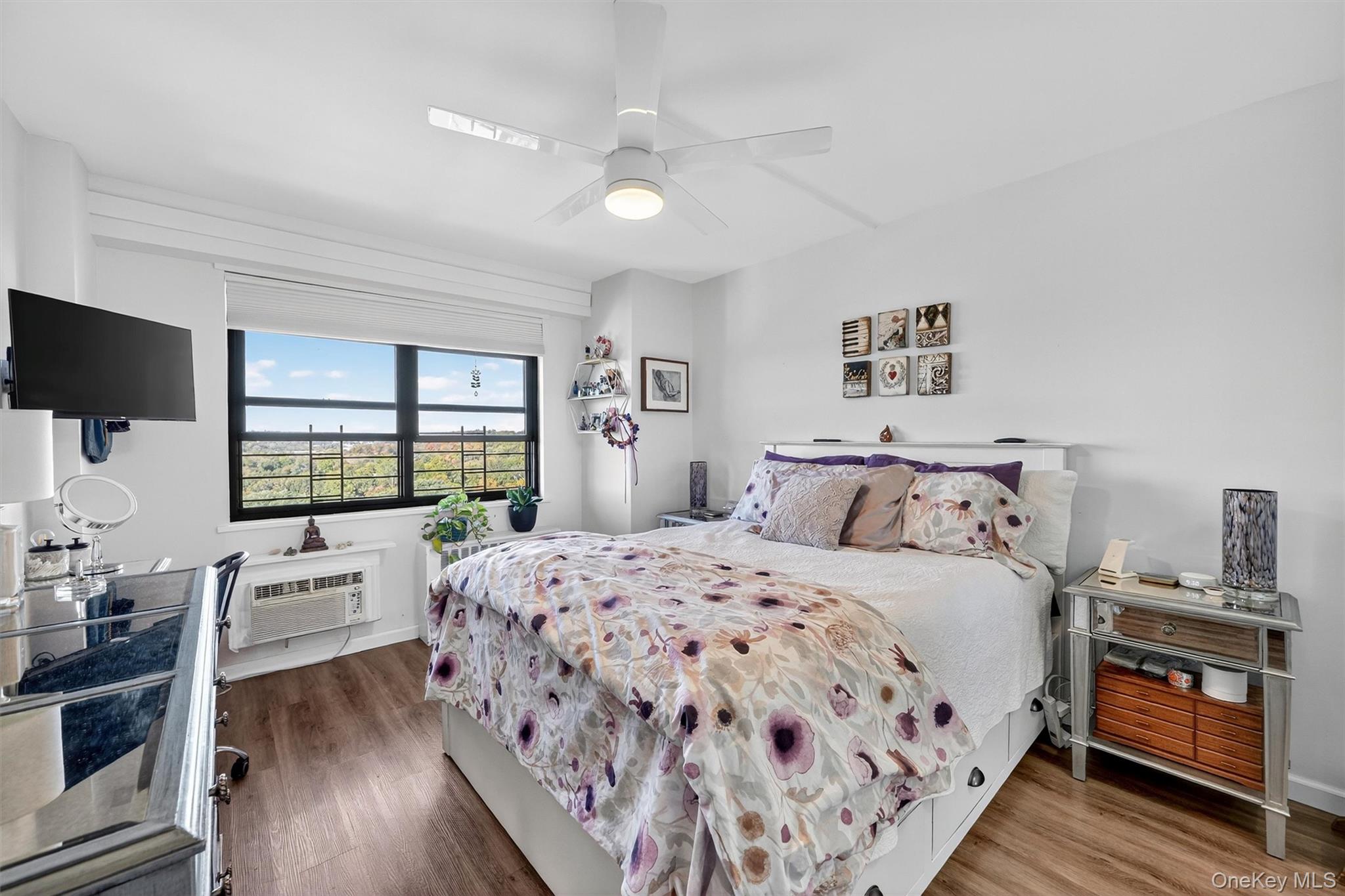 155 Ferris Avenue #12l Property Photo 24