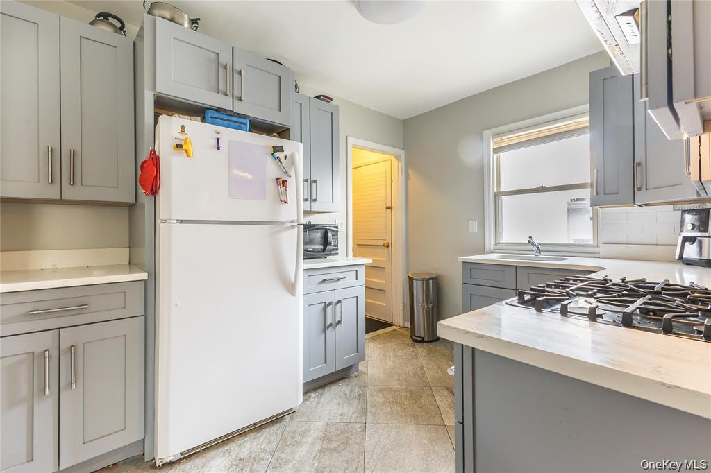 80-15a 168th Street Property Photo 5
