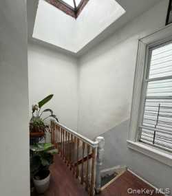 282 Reservoir Place Property Photo 3