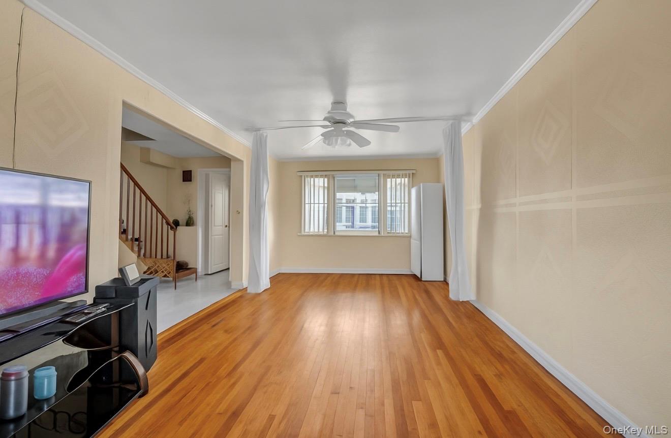1721 E 54th Street Property Photo 4