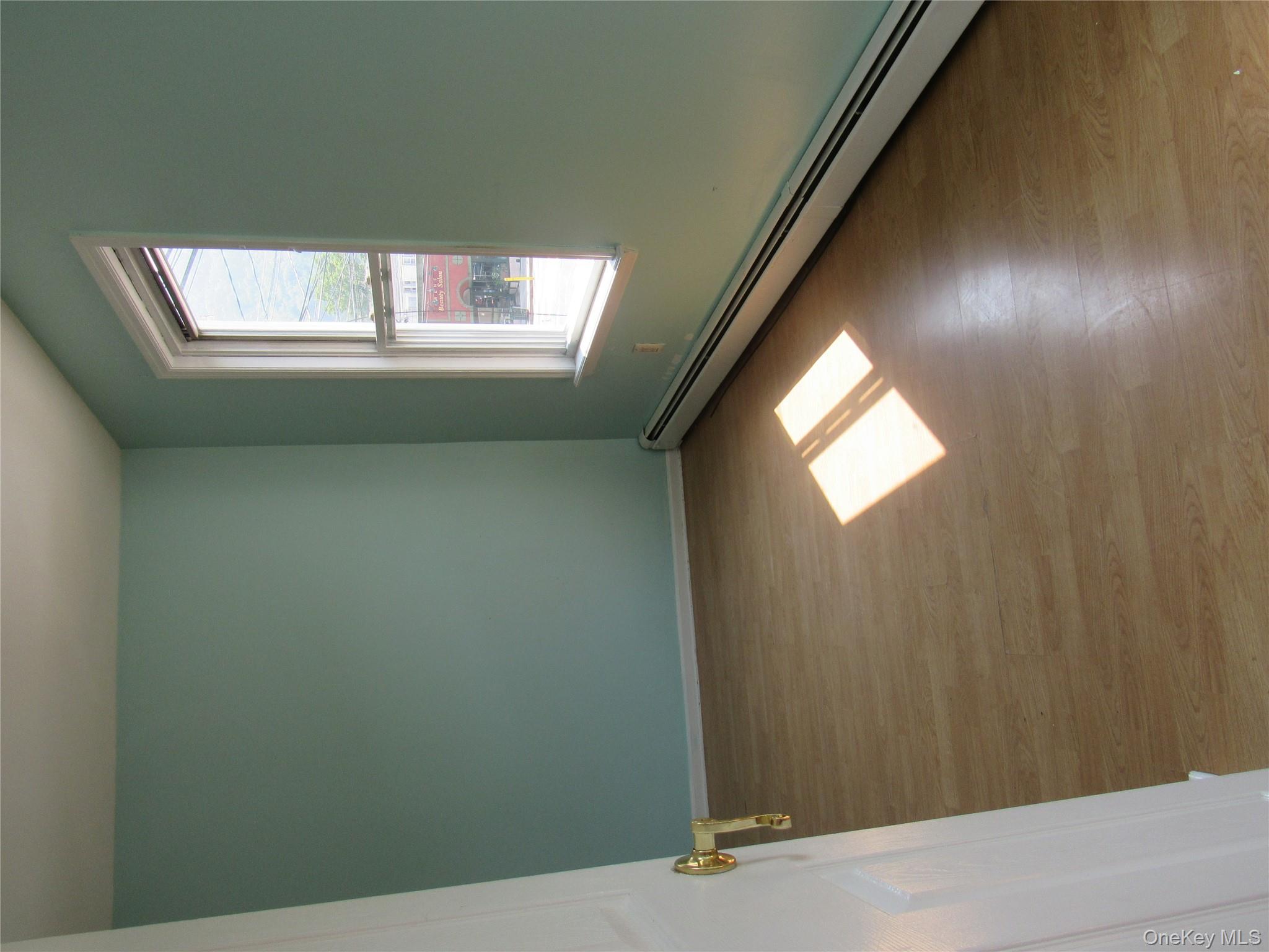 6 Broadway Property Photo 8